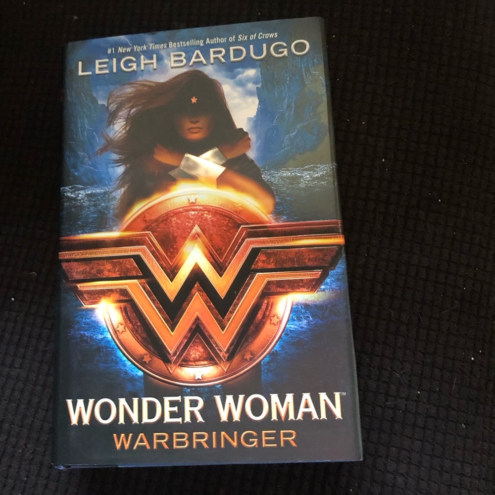 4-sale Wonder Woman Warbringer by Leigh Bardugo Hardback - 661 $12 or 🎉